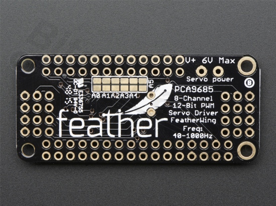 Servo motor driver board/ PWM 8 channel Featherwing - Adafruit 2928